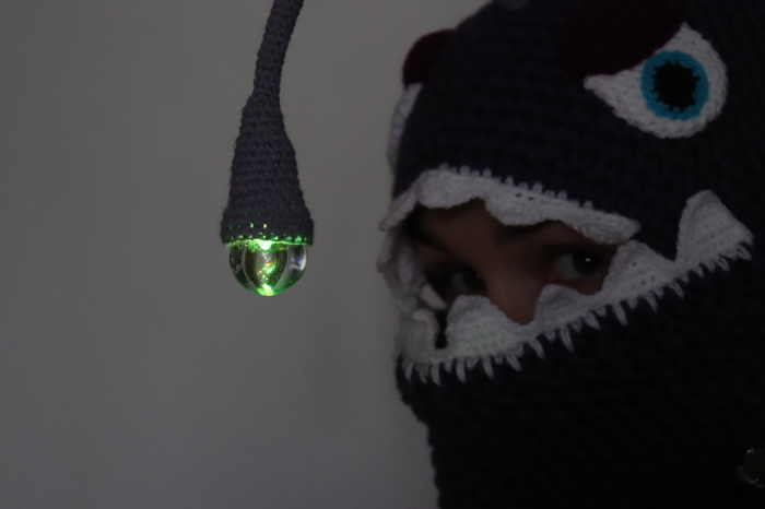 Удильщик. Комплект (шапка, снуд, брошь) Удильщик, Рыба-удильщик, Вязание, Шапка, Снуд, Брошь, Рукоделие без процесса, Видео, Длиннопост