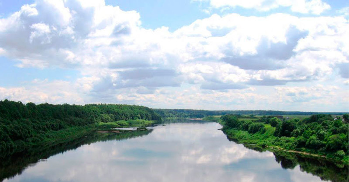 Река восточная двина