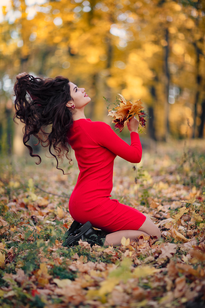 autumn carasho - My, Girls, Autumn, Leaves, Autumn leaves, Longpost