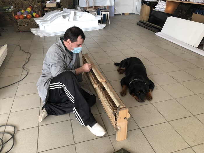 Господа! Строй держит лучше, чем матрос за булки мадам!