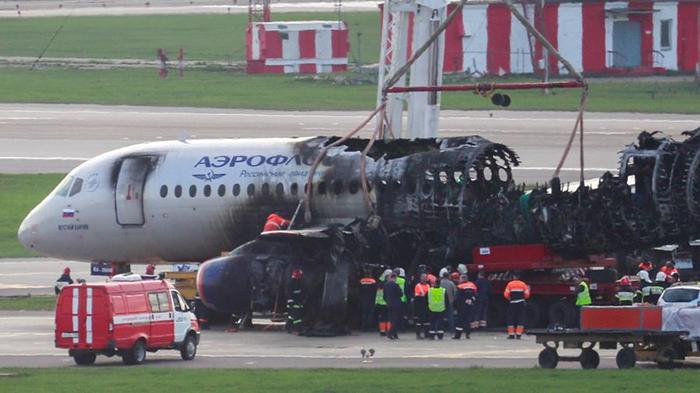 Sheremetyevo presented the chronology of the incident with the SSJ-100 - Sukhoi Superjet 100, Sheremetyevo, The airport, Plane crash