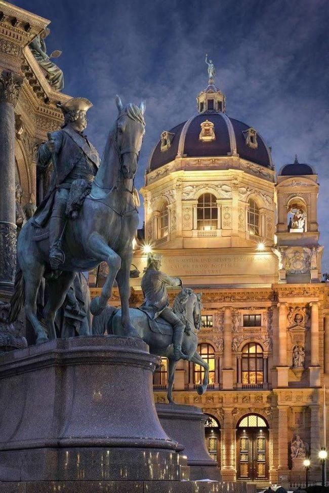 Vienna Historical Museum - Vein, Austria, Museum, Story, The statue, Monument, Night, Sculpture