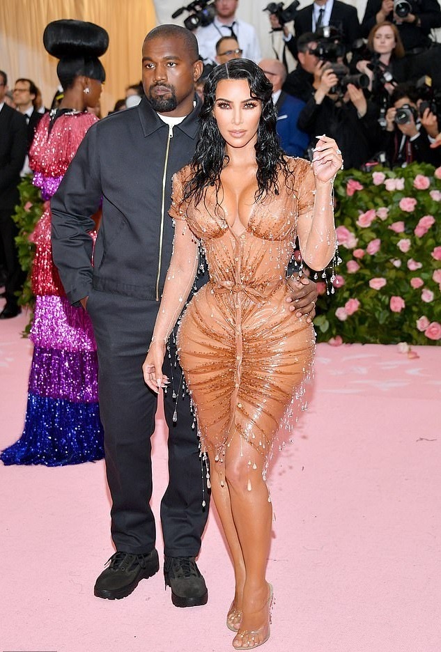 Every costume party has a guy who doesn't bother with a costume. - Kanye west, Met Gala, Costume, Creative, Humor, Kim Kardashian, Witness from Fryazino