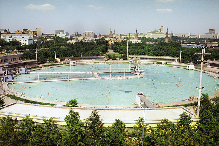 Desecrated swimming pool Moscow on a historical site - My, Square, Temple, Swimming Pool Moscow, Anti-clericalism