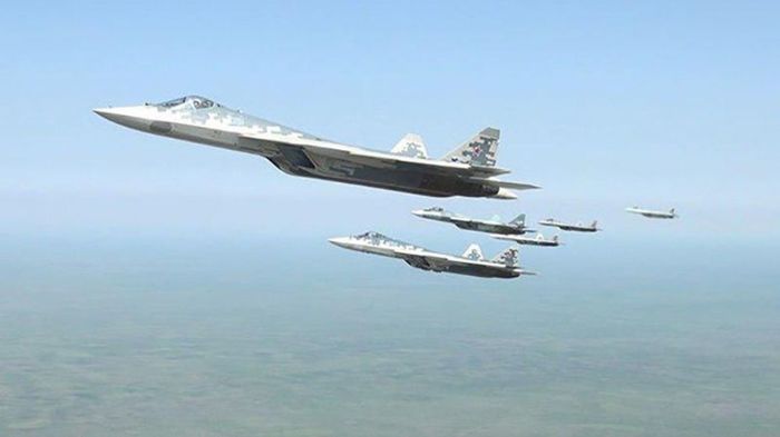 The first channel gave the landing of the American F-22 instead of the Su-57, which accompanied Putin) - My, Aviation, Airplane, Su-57, Error, f-22 Raptor, Akhtubinsk, First channel, Longpost
