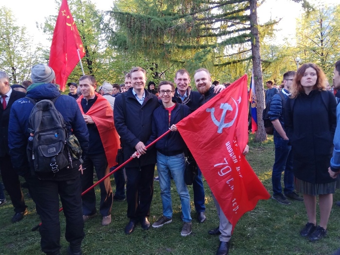 The protest unites: Yekaterinburg Komsomol members took part in protests against the temple - Yekaterinburg, Temple, ROC, Protest, Communism, The Communist Party, Politics, Temple construction
