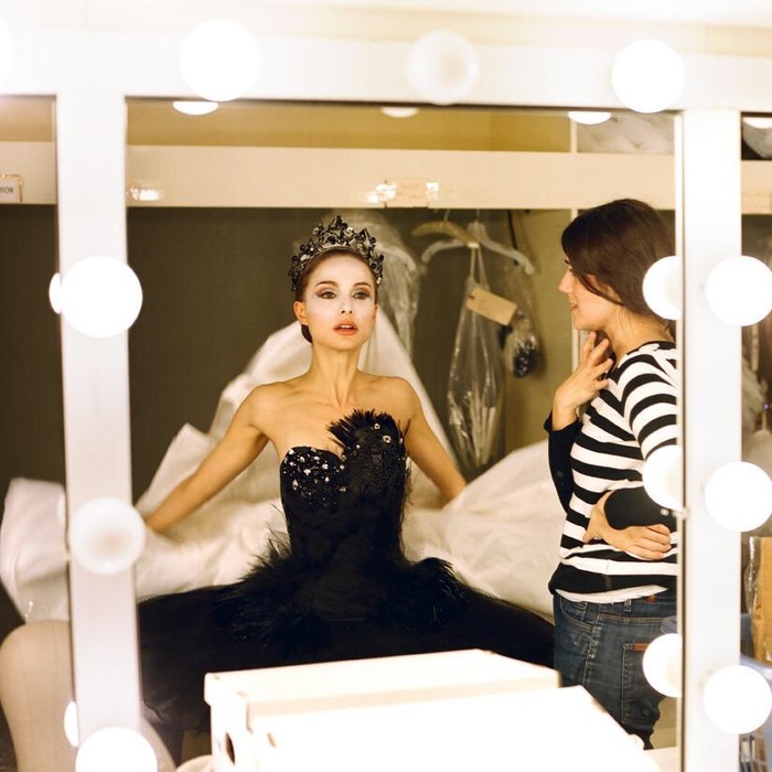 Natalie Portman on the set of Black Swan - Natalie Portman, Makeup, Behind the scenes