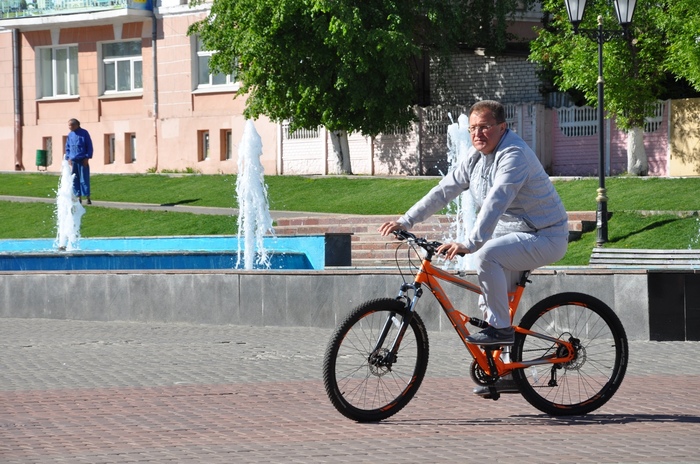 News of the year: Moscow Region Mayor Igor Sukhin rode a bicycle - Igor Sukhin, Noginsk district, PR people from God, Noginsk, My, PR, Longpost