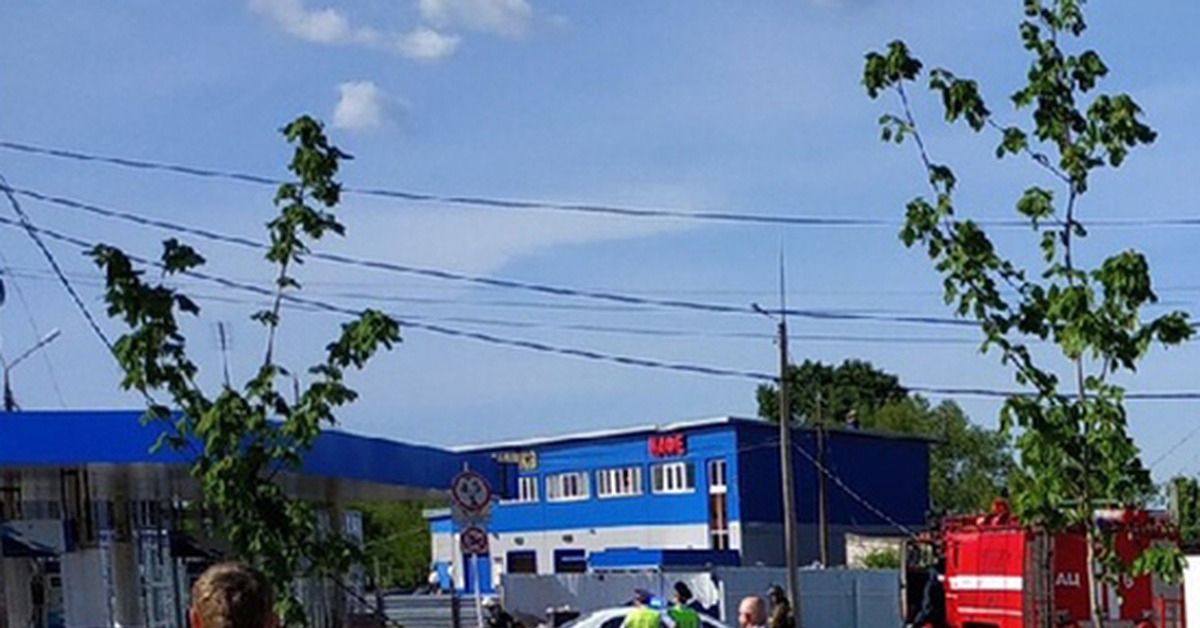 Азс серпухов. В серпухове взорвалась заправка. взрыв на заправке в серпухове. взрыв на азс серпухов. взрыв заправки в серпухове фото.