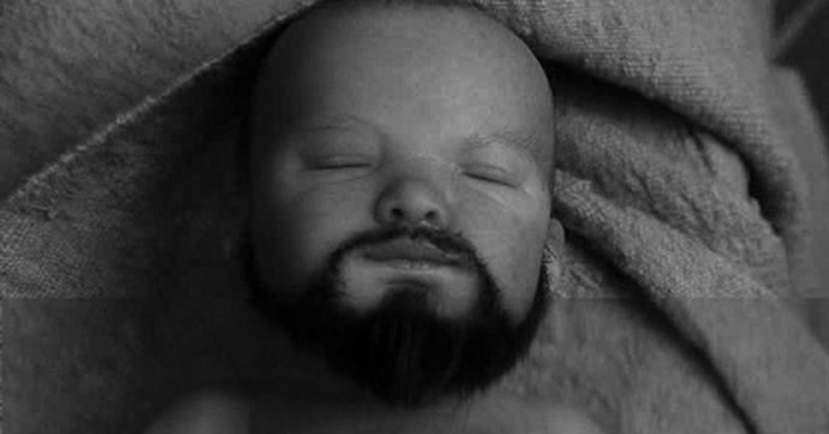 Рождение пародии. 300 Спартанцев комедия. Бородатый младенец. Ребенок с бородой.