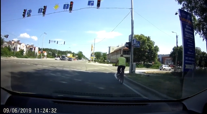 Information and indication signs for the cyclist. - Cyclist, A bike