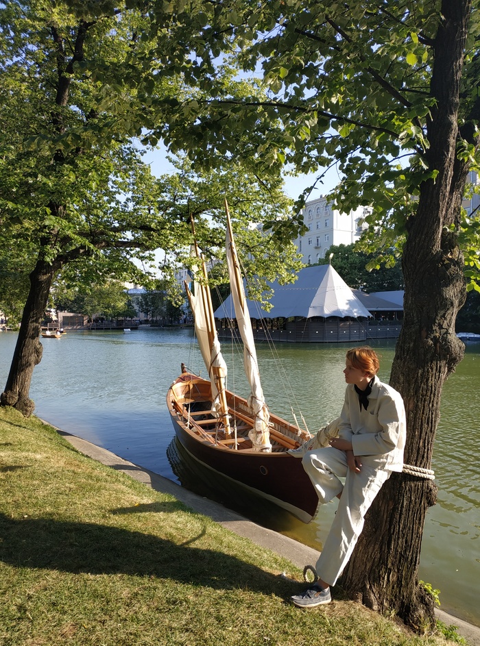 Times and Epochs, Chistye Prudy - My, Photo on sneaker, A boat, Sailors, Longpost