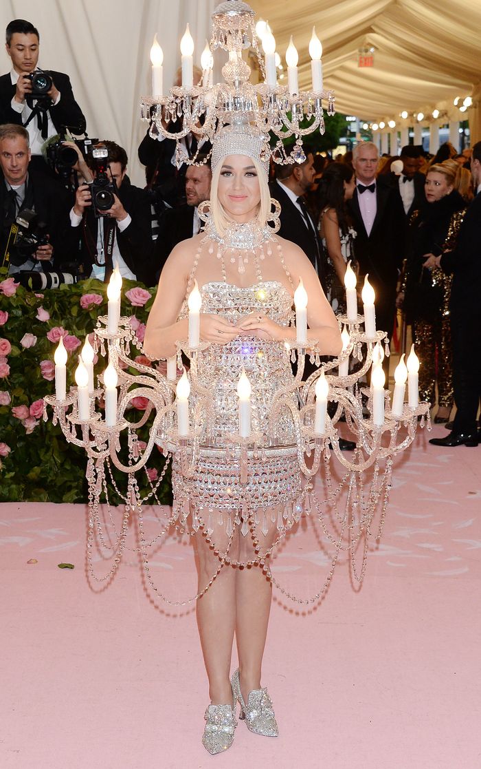 ... made in Voronezh, in the artel named after Clara Zetkin (c) - Katy Perry, Chandelier, Fashion