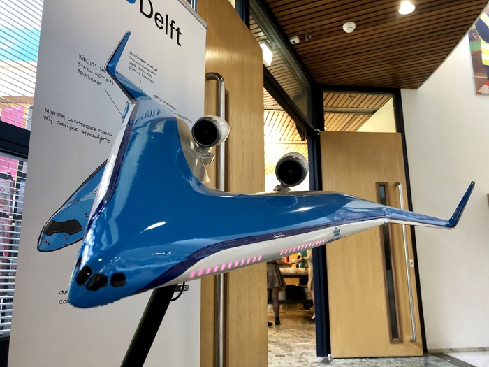 Flying-V prototype model - Klm, Airplane, Prototype, Netherlands, Flying V, Video, Longpost, Netherlands (Holland)