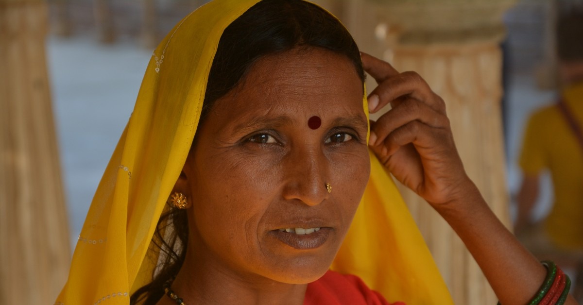 Почему в индии женщины бреют головы