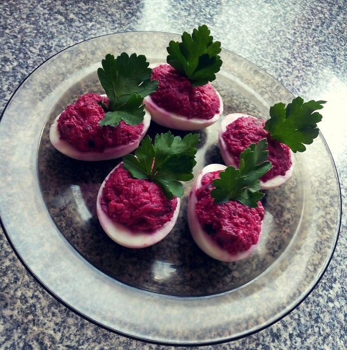 Eggs stuffed with herring and beets - My, Snack, Cooking, Recipe, Longpost