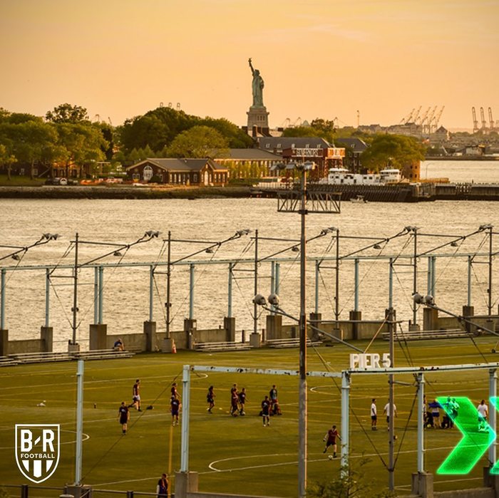 This football field in New York City offers stunning views - Sport, Football, Beautiful view, New York, Longpost