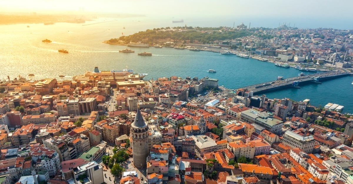 Стамбул италия. Стамбул Турция. Виды Стамбула. Килиос Стамбул. Стамбул Галатская башня пейзаж.