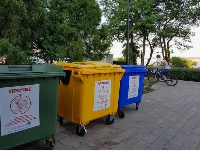In Volgograd, separate garbage is dumped into one truck - Volgograd, Garbage reform, Bungling, Separate garbage collection, Video