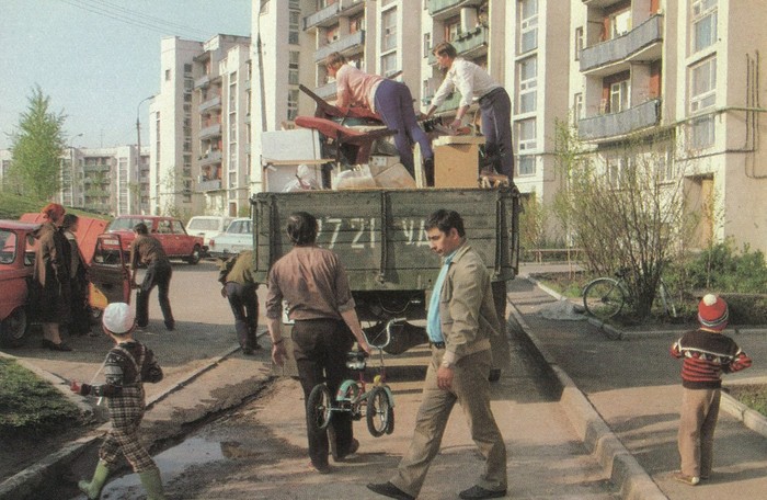 1988. USSR, RSFSR. Udmurt ASSR, Izhevsk. Moving to a new apartment - the USSR, Story, Izhevsk, 1988, Relocation