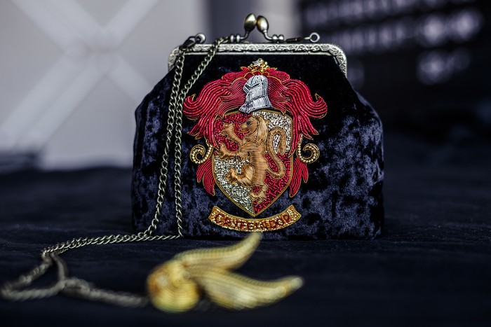 Handmade purse with an embroidered emblem of the House of Gryffindor - My, Joanne Rowling, Harry Potter, Handmade