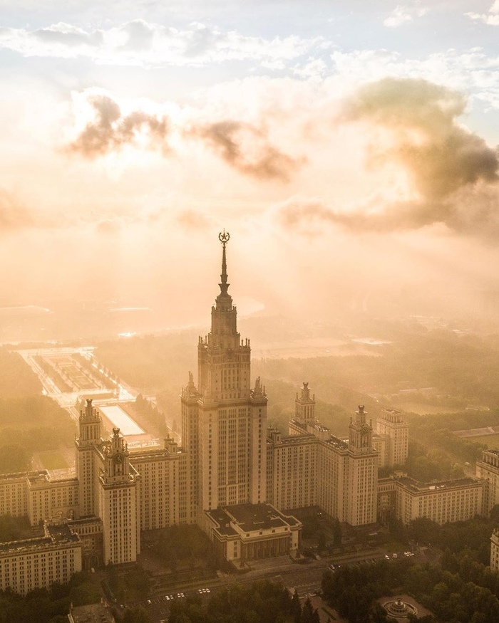 Good morning Moscow! Moscow State University at dawn looks even more impressive. - MSU, dawn, Moscow, Morning, The photo, Town, Russia, Architecture, Longpost