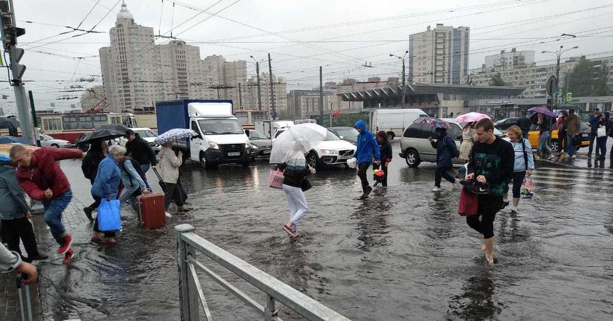 Метро питер затопило. Нагонные наводнения в Питере. Потоп в Санкт-Петербурге 2019. Санкт-Петербург затопило. Фонтанка наводнение 2007.