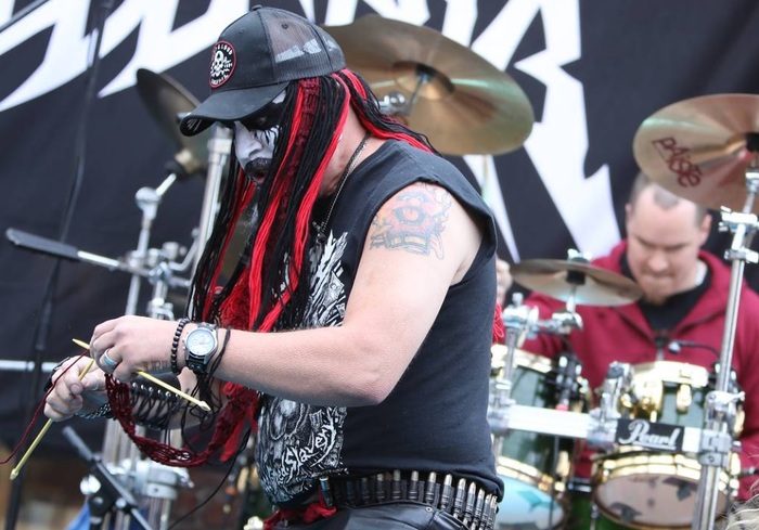          -. , , , , , Heavy Metal