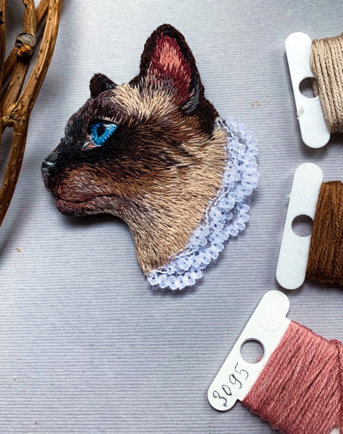 Brooch cat - My, Satin stitch embroidery, cat, Needlework without process, Embroidery, Portrait, Longpost