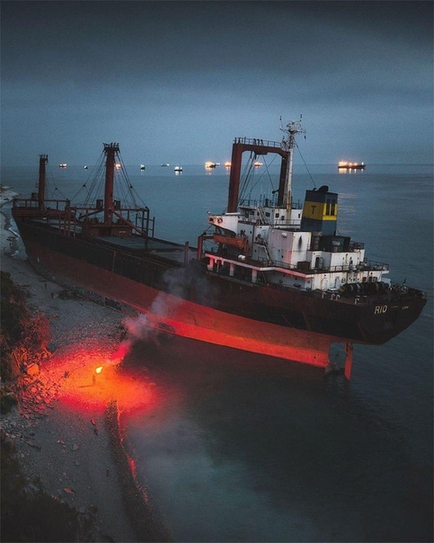 Rio at dusk - Rio bulk carrier, Краснодарский Край