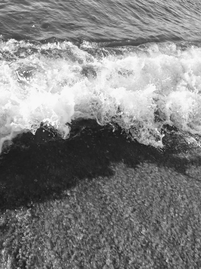 Был у нас на море,волны так завораживали.