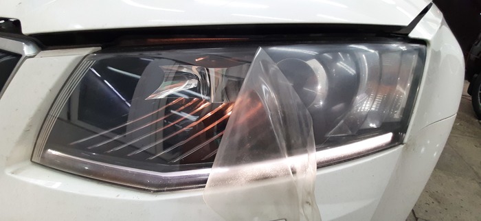 About the benefits of headlight protection and another Volvo XC-40 - My, Autovinyl, Car taping, Vinyl, Volvo, Skoda, Headlights, Armor, Protection, Longpost, Skoda