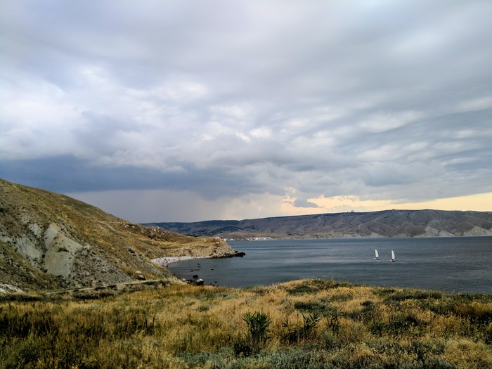 Before the storm - My, Crimea, Black Sea, Thunderstorm, Photo on sneaker