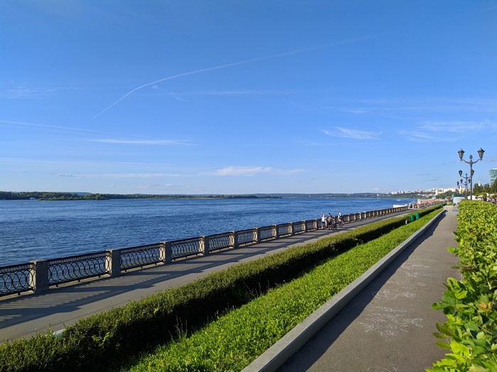 River embankment Volga, Samara. - My, Photo on sneaker, Longpost, Samara, Volga, Embankment, Beach, Volga river, Do not throw your slippers, River