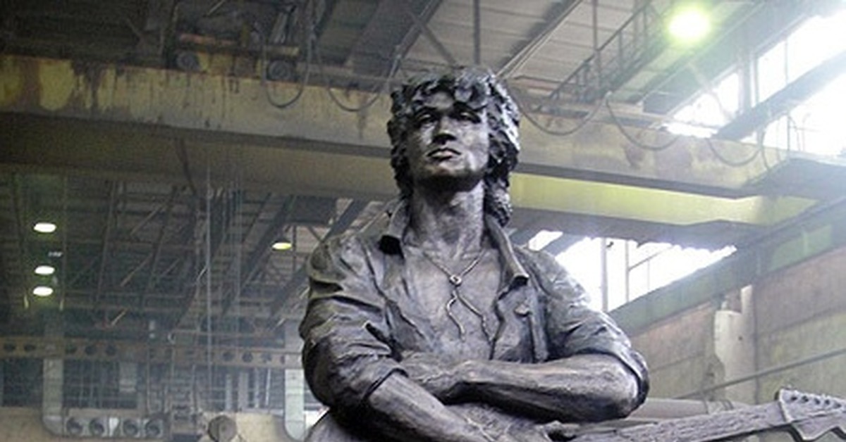 Памятник цою в питере на проспекте ветеранов фото