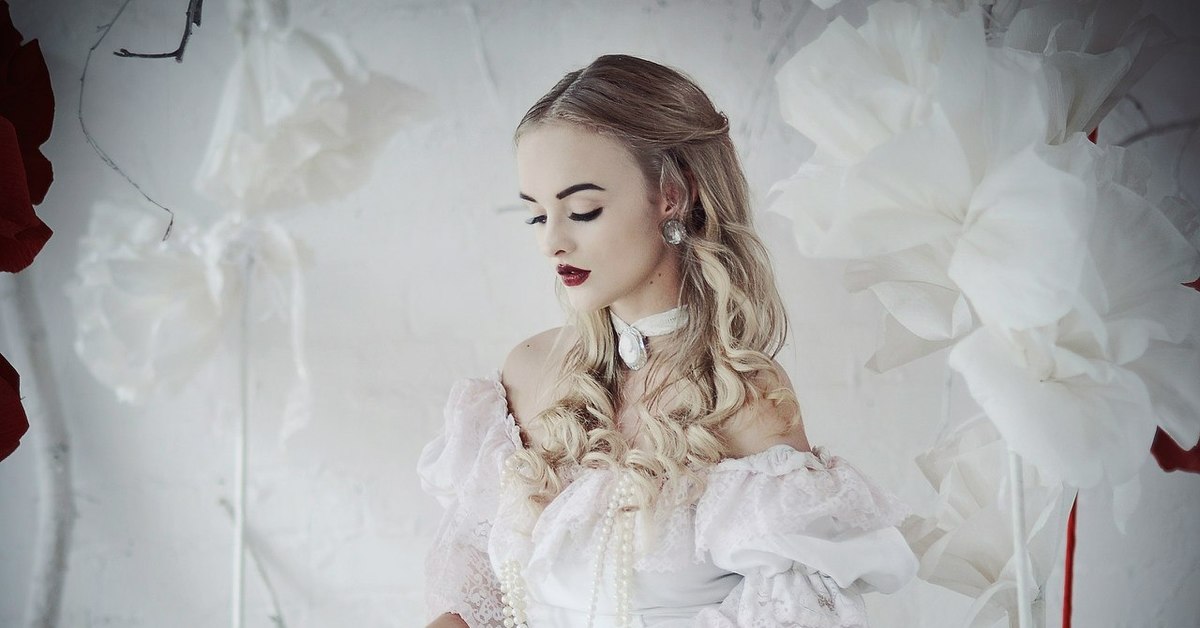 Alice white model