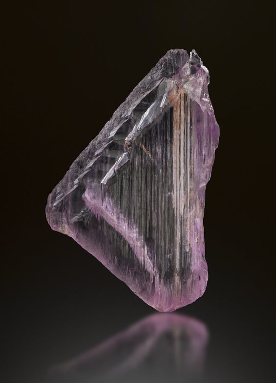 Kunzite - Minerals, A rock, Crystals, Natural stones, Mineralogy, Interesting, Longpost