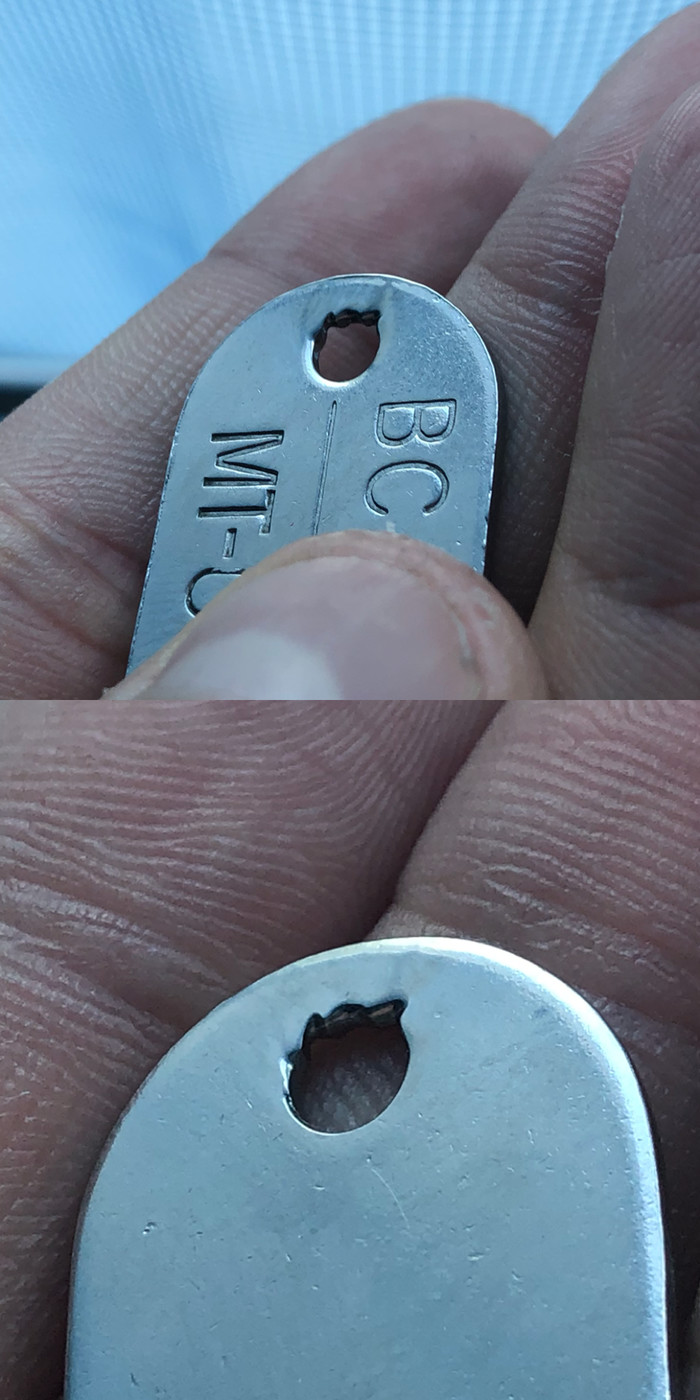 I've been wearing a token for 5.5 years... today I noticed how the chain licked off the metal in the hole. - My, Metal, Physics, The science, Token, DMB