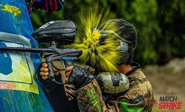 Perfectly captured by the photographer the moment of the paintball game. - Paintball, Moment, The photo