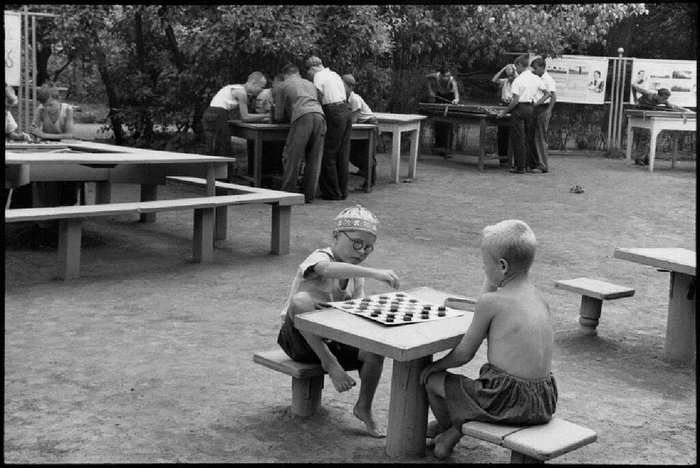 The Boy Who Picked His Nose - Summer, Childhood, Adulthood, Chess, Courtyard, , Memories, Last day