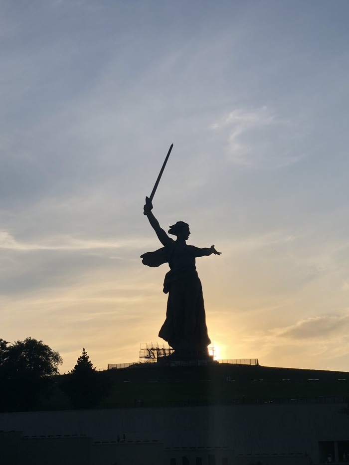 Motherland... the beginning of reconstruction - My, Motherland, Volgograd, Sculpture, Sunset