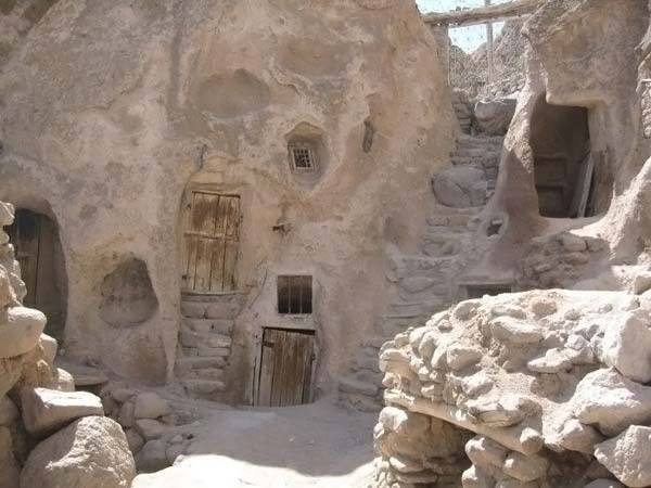 Cave village in the rocks. - Caves, Lodging, Iran, Text, Longpost