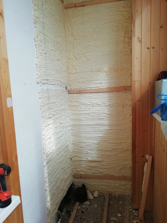 Help insulate the corners in the apartment. On the street -40 gr. Corner temperature from +3 to +15 - My, Insulation of apartments, New building, Video, Longpost