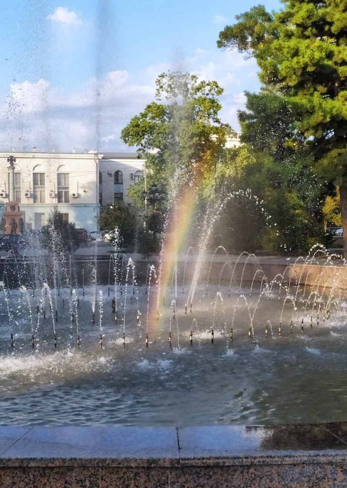 Sunny day, sunny mood and rainbow splashes in the fountain - My, Rainbow, Nature, beauty