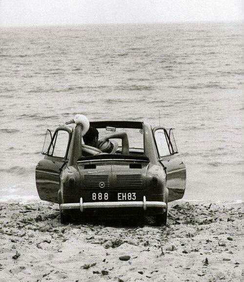 На морском берегу