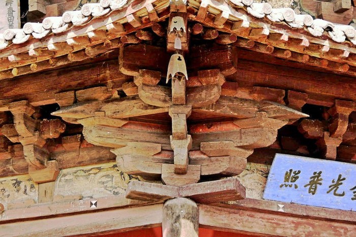 Почему крыши китайских традиционных зданий загнуты вверх. | Пикабу