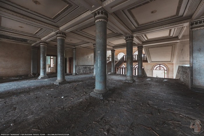 "Дворец Эпохи Социализма" Гигантский заброшенный санаторий в Цхалтубо