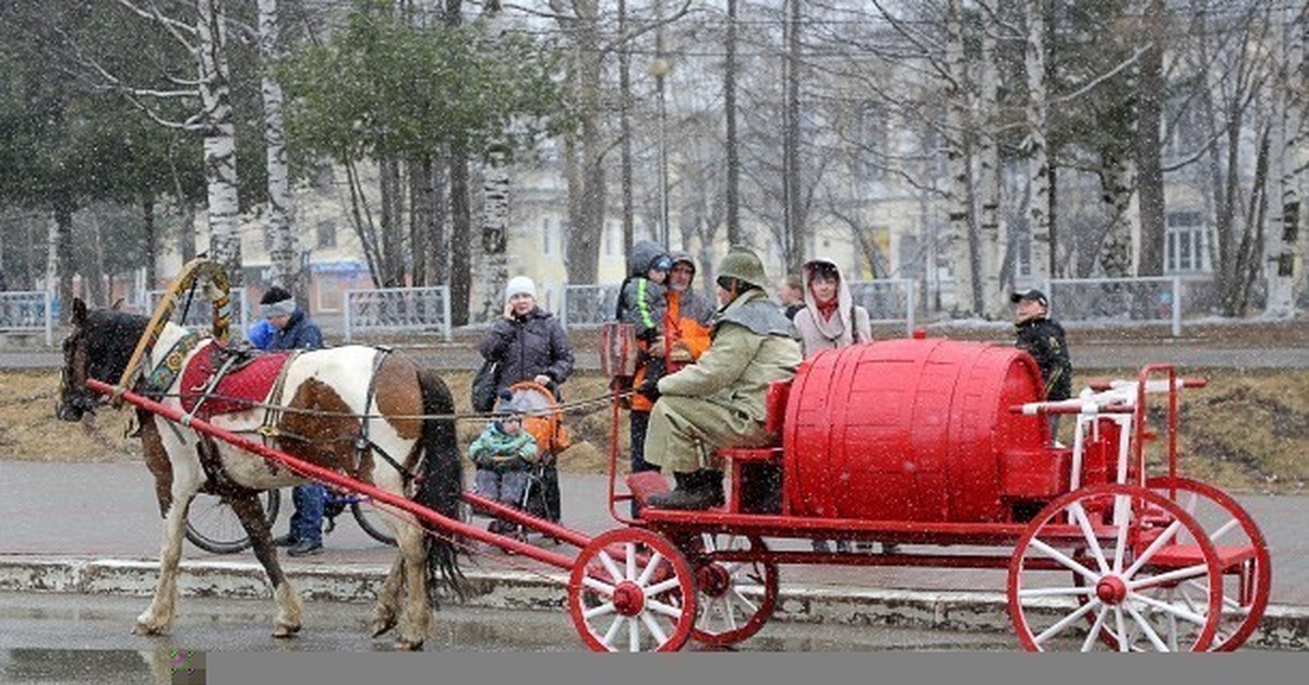 Бочка на повозке