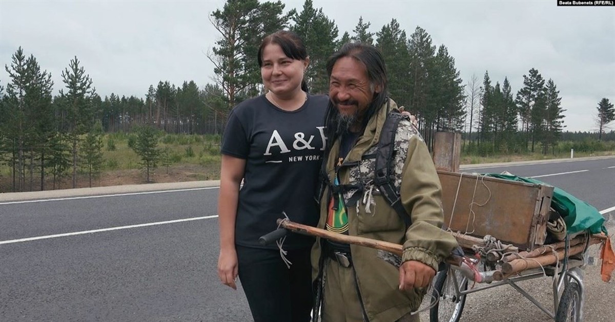 Кто пишет шаману. Шаман из Якутии Александр Габышев. Александр Габышев поход. Шаман Габышев идет в Москву. Александр шаман идет в Москву.