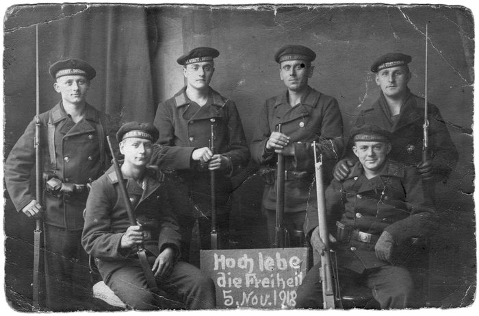 О чем говорилось в декрете о земле 1917. Смотреть фото О чем говорилось в декрете о земле 1917. Смотреть картинку О чем говорилось в декрете о земле 1917. Картинка про О чем говорилось в декрете о земле 1917. Фото О чем говорилось в декрете о земле 1917